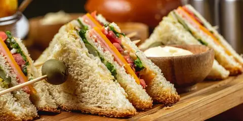 This Bread Cutting Style Is Ruining Your Sandwich, Say Experts