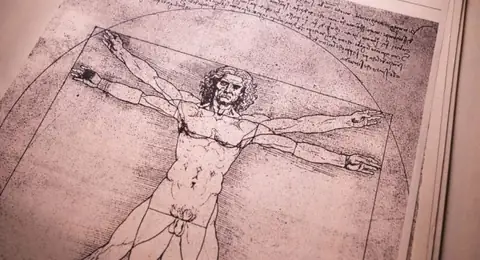 The 500-Year-Old Hidden Triangle in Da Vinci’s “Vitruvian Man” Reveals a Universal Secret